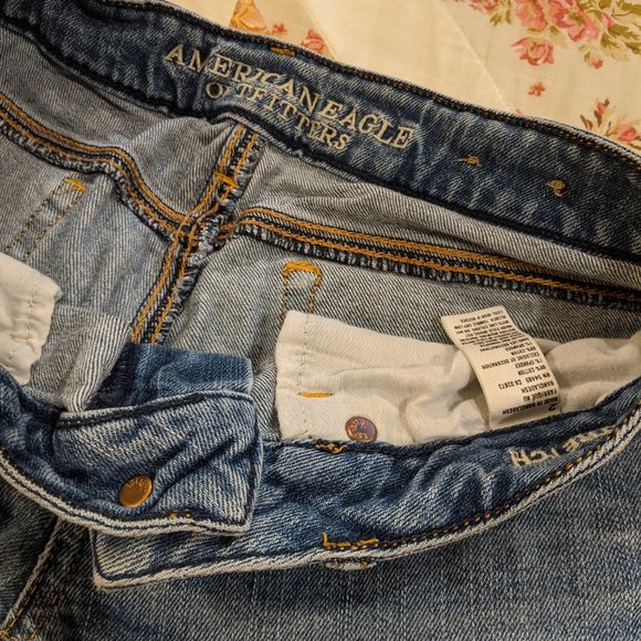 American Eagle Bermuda Shorts - Picture 4 of 4